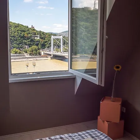 Flat With Unforgettable View Apartman *